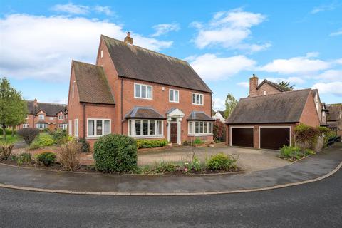 4 bedroom end of terrace house for sale