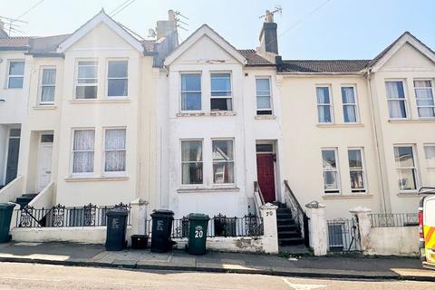 6 bedroom terraced house for sale