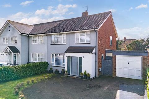 Lambourne Road, Chigwell IG7 3 bed semi