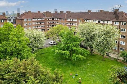 Ranwell Close, Bow 1 bed flat for sale