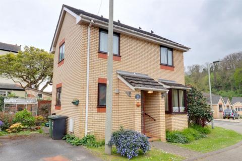 2 bedroom detached house for sale