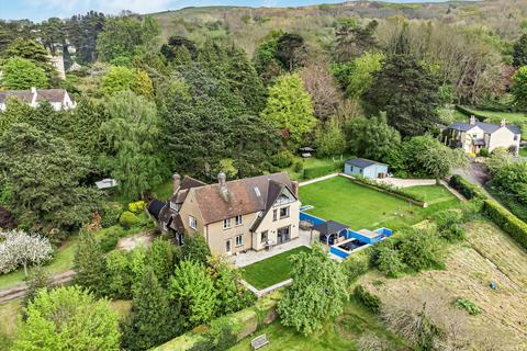 The sought after area of Cleeve Hill... 4 bed detached house for sale