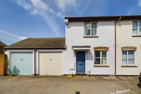 Howletts Close, Aylesbury 2 bed end of terrace house for sale