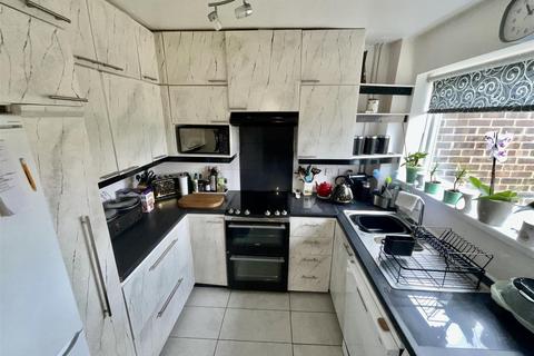 Berkeley Close, Dunkirk, Faversham, Kent 3 bed semi