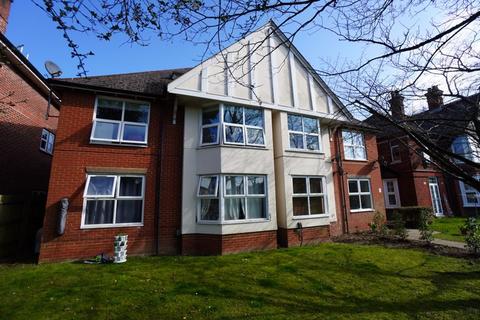 West Wycombe Road, High Wycombe HP12 2 bed apartment for sale