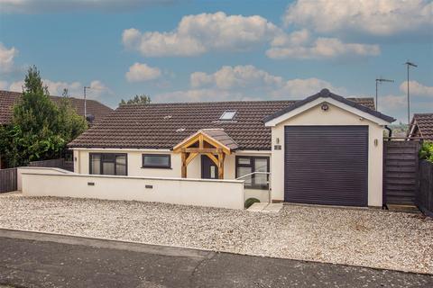 4 bedroom detached bungalow for sale