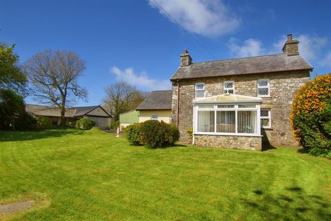 Glynarthen, Llandysul 3 bed property with land for sale