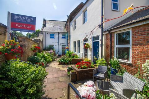 Pethgate Court, Morpeth NE61 2 bed apartment for sale