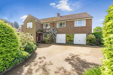 6 bedroom detached house for sale