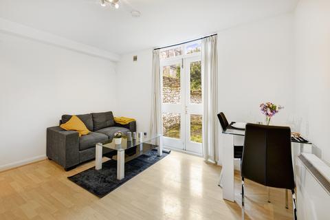 Wilton Road, Victoria, London, SW1V 1 bed flat for sale