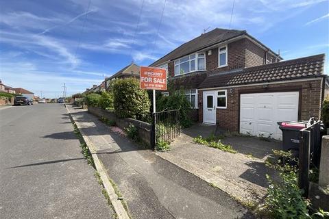 Judith Road, Aston, Sheffield, S26 2BJ 3 bed semi