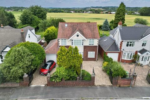 Moss Lane, Windle, WA11 4 bed detached house for sale