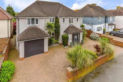 6 bedroom detached house for sale