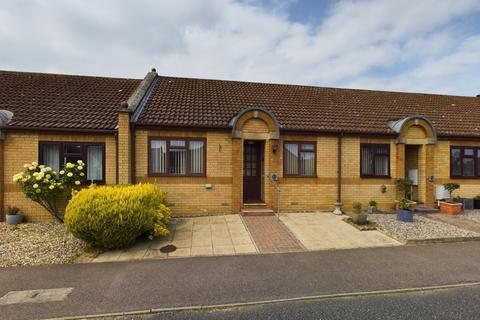 2 bedroom terraced bungalow for sale