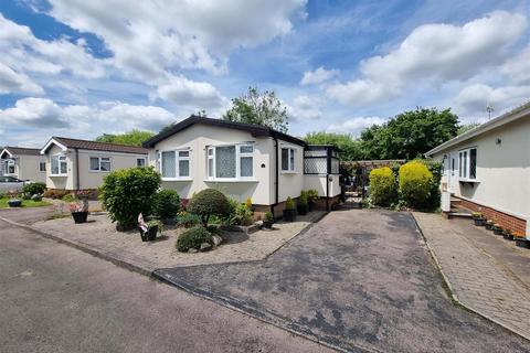 Ash Crescent, Hillcrest Park, Wythall 2 bed park home for sale