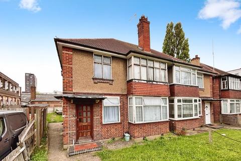 Holmstall Avenue, Edgware 2 bed maisonette for sale