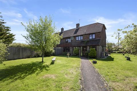Hilland Road, Billingshurst 4 bed semi