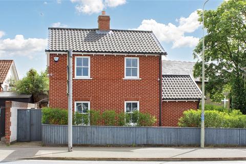 Norwich Road, Halesworth, Suffolk, IP19 2 bed detached house for sale