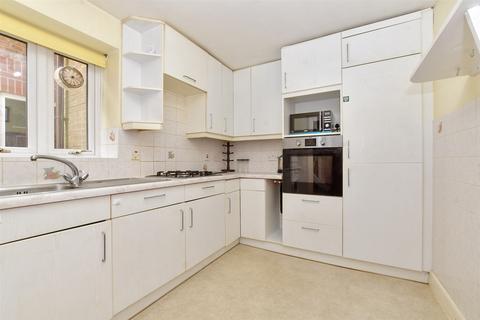 2 bedroom ground floor flat for sale