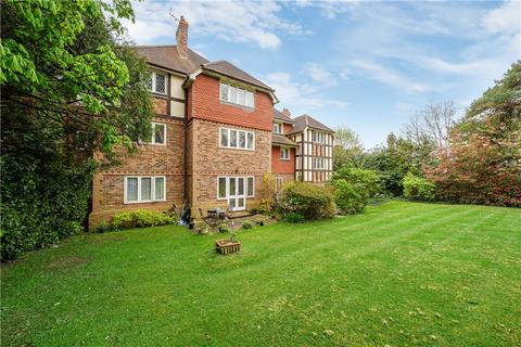 Eastbury Avenue, Northwood, Middlesex 2 bed apartment for sale