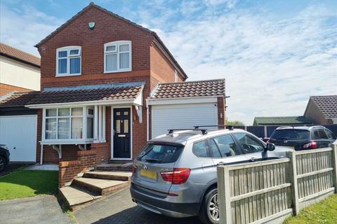 3 bedroom link detached house for sale