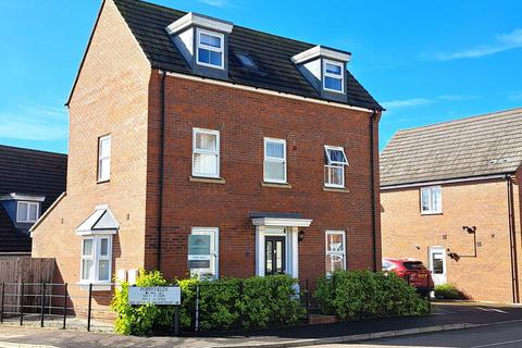 Poppyfields, Sandy SG19 4 bed detached house for sale