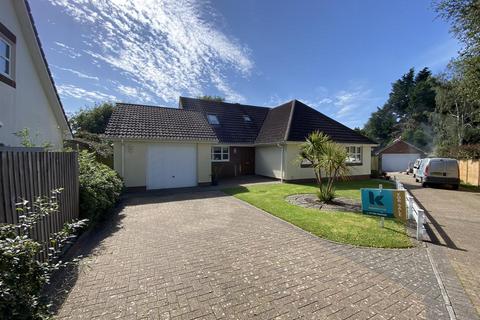 4 bedroom detached bungalow for sale