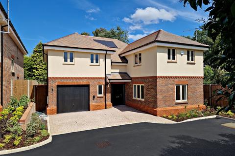 Osprey Close, Harpenden, Hertfordshire 4 bed detached house for sale