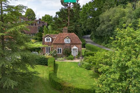 Chiddingstone Hoath, Edenbridge, TN8 3 bed detached house for sale