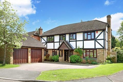 Bybend Close, Farnham Royal, SL2 5 bed detached house for sale