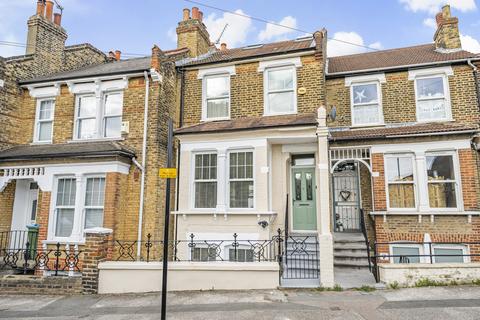 Victoria Way, London 4 bed house for sale