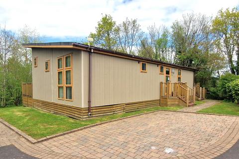 2 bedroom lodge for sale