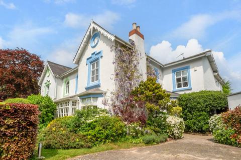 Upper Ladyes Hill Kenilworth... 5 bed villa for sale