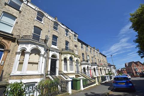 Grosvenor Crescent, Scarborough YO11 1 bed apartment for sale