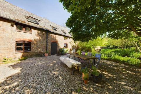 6 bedroom country house for sale