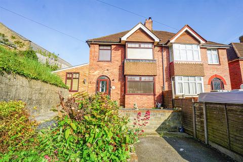 5 bedroom semi-detached house for sale