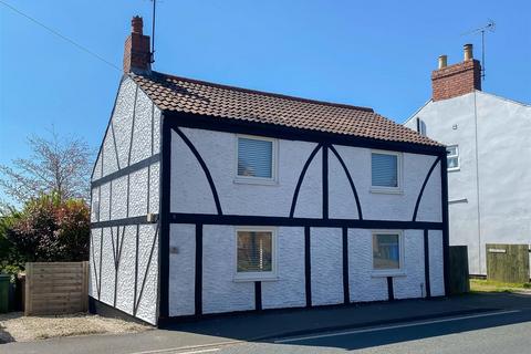 Main Street, Keyingham, Hull 2 bed cottage for sale