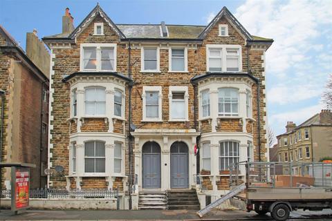 Cromwell Road, Hove 2 bed flat for sale