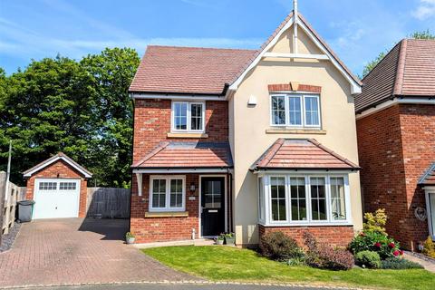 11 Capel Close,  The Mount... 4 bed detached house for sale