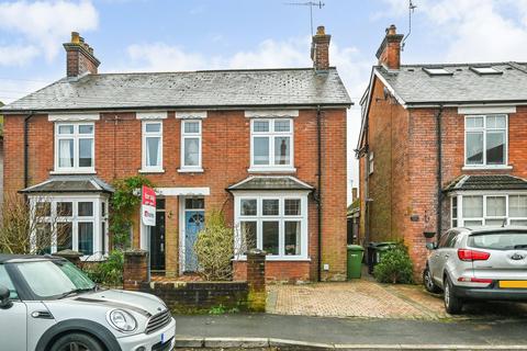 Queens Road, Alton, Hampshire 3 bed semi