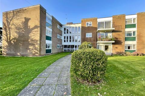 Hoburne Gardens, Christchurch BH23 2 bed apartment for sale