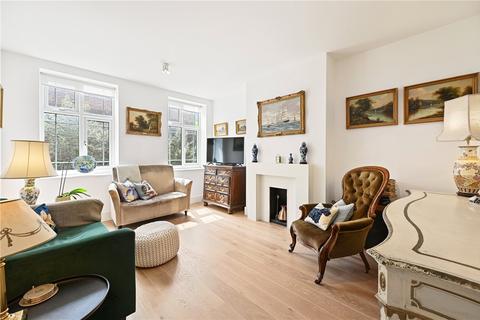 Leonard Court, Edwardes Square... 2 bed apartment for sale