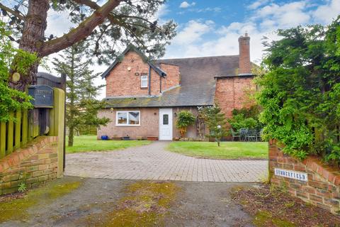 Salisbury Road, Market Drayton 3 bed detached house for sale