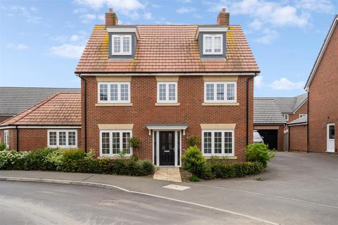 5 bedroom detached house for sale