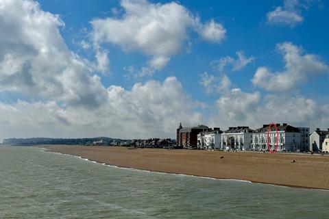 Prince Of Wales Terrace, Deal, Kent... 2 bed apartment for sale