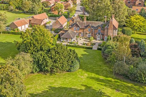 5 bedroom country house for sale