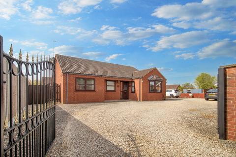 Bridge Road, Sutton Bridge, Spalding... 3 bed detached bungalow for sale