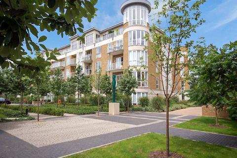 Melliss Avenue, Kew, Surrey, TW9 2 bed apartment for sale