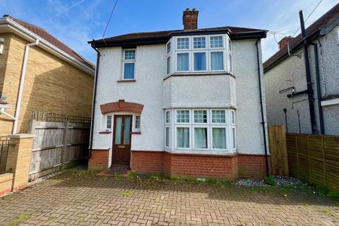 Rayleigh Road, Hutton, Brentwood 3 bed detached house for sale