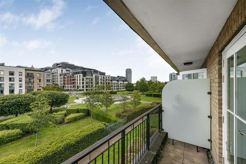 Greensward House, Imperial Crescent SW6 3 bed flat for sale